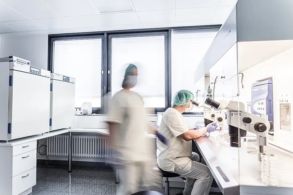 In welchem Alter sollte man Eizellen einfrieren lassen?